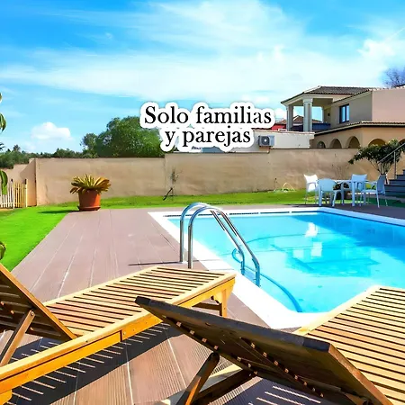 Con Piscina Privada Vistas A Campo De Golf Holiday home