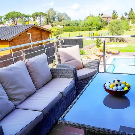 Con Piscina Privada Vistas A Campo De Golf Holiday home *