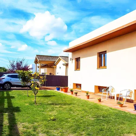 Con Piscina Privada Vistas A Campo De Golf Holiday home