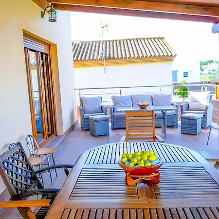 Con Piscina Privada Vistas A Campo De Golf Holiday home *